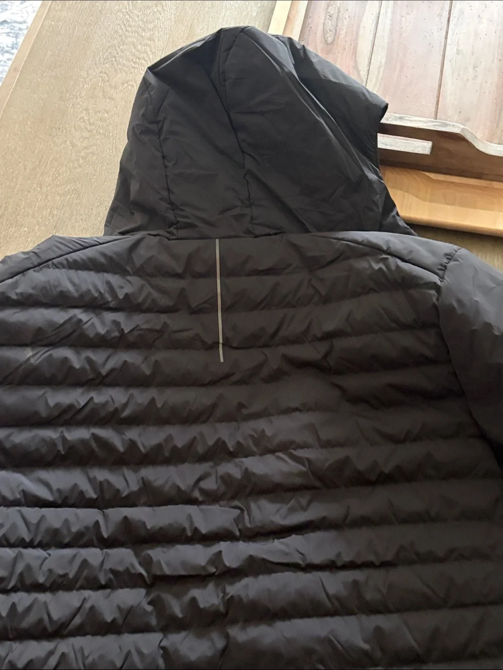 lululemon athletica Men's Black Hooded Puffer Jacket - Picture 4 of 4